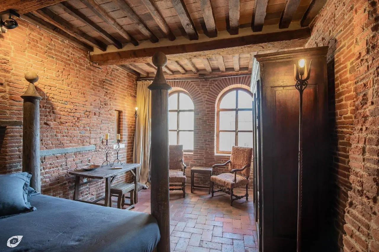 Casa Del Campanaro Centro Storico Di Lucca Dentro Le Mura 0*,
